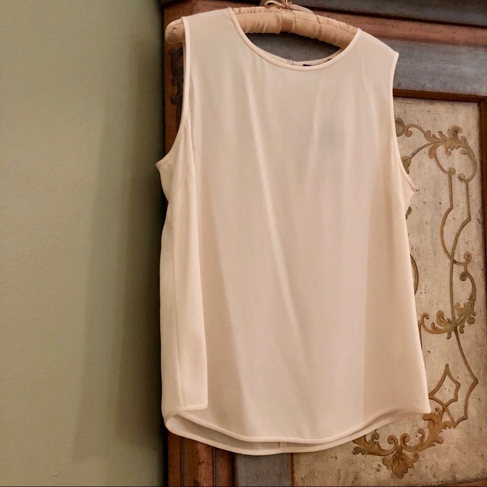 NWT - St. John - Simple blouse